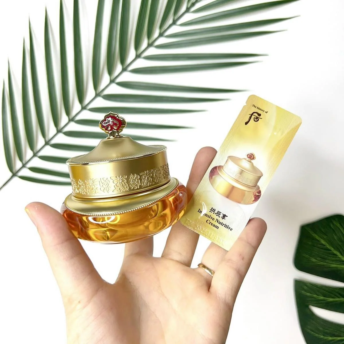 Sample Kem Dưỡng Đông Y whoo vàng săn chắc da chống nhăn cung cấp độ ẩm, tăng độ đàn hồi Whoo Gongjinhyang Intensive Nutritive Cream - Kem whoo vàng (120 gói x 1ml =120ml )